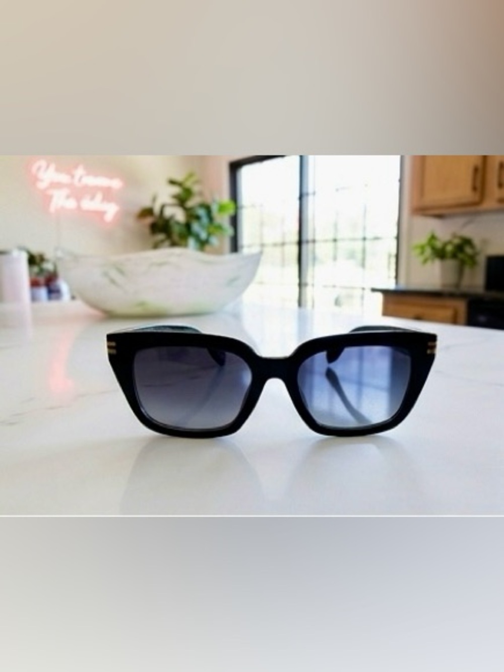 Marc Jacobs Black Sunglasses with Gold Temple Accents and Gradient Lenses Unisex - Picture 9 of 14